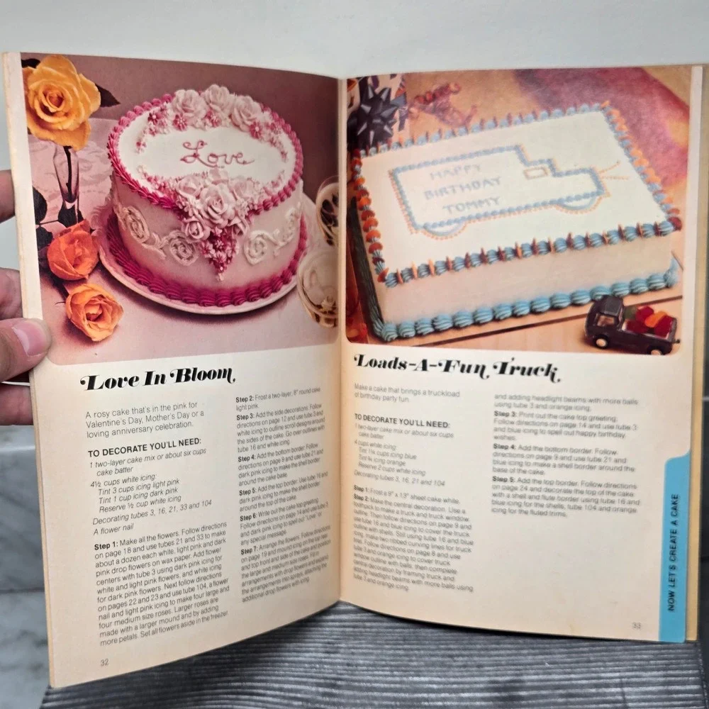 Basic Cake Decorating The Wilton Way Booklet‎ 1975 Vintage Cake Instruction Book